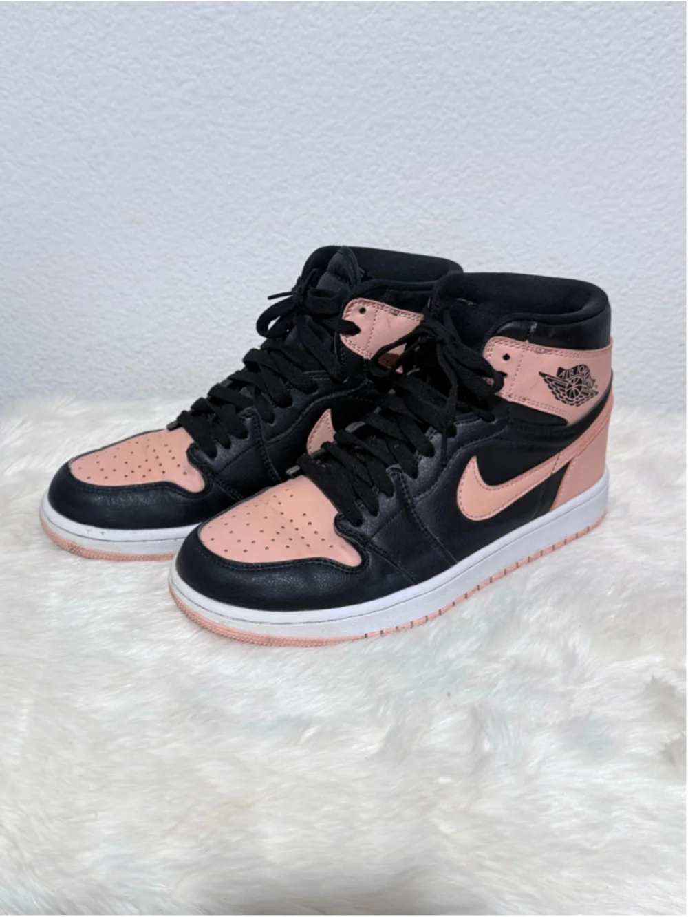 Unisex Nike Air Jordan 1 High Sneakers Black and Pink Mens 7. Women’s 8.5